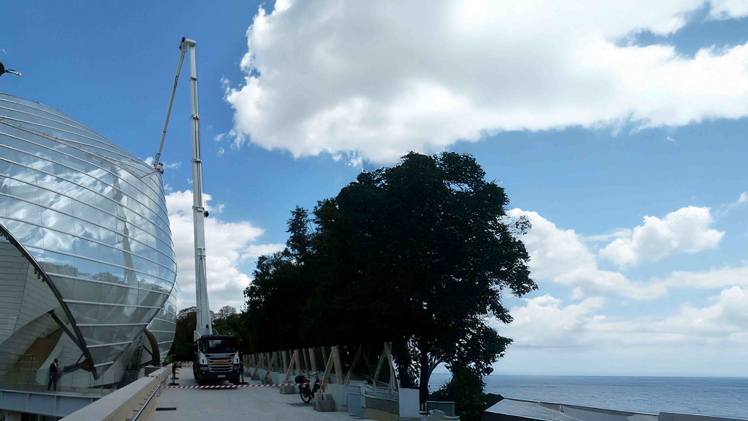 PALFINGEROVE platforme na muzeju Louis Vuitton u Parizu