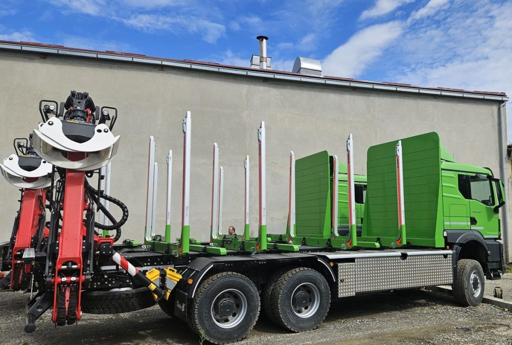 Tri šumarske nadgradnje sa Epsilon M120Z96 i Exte D7