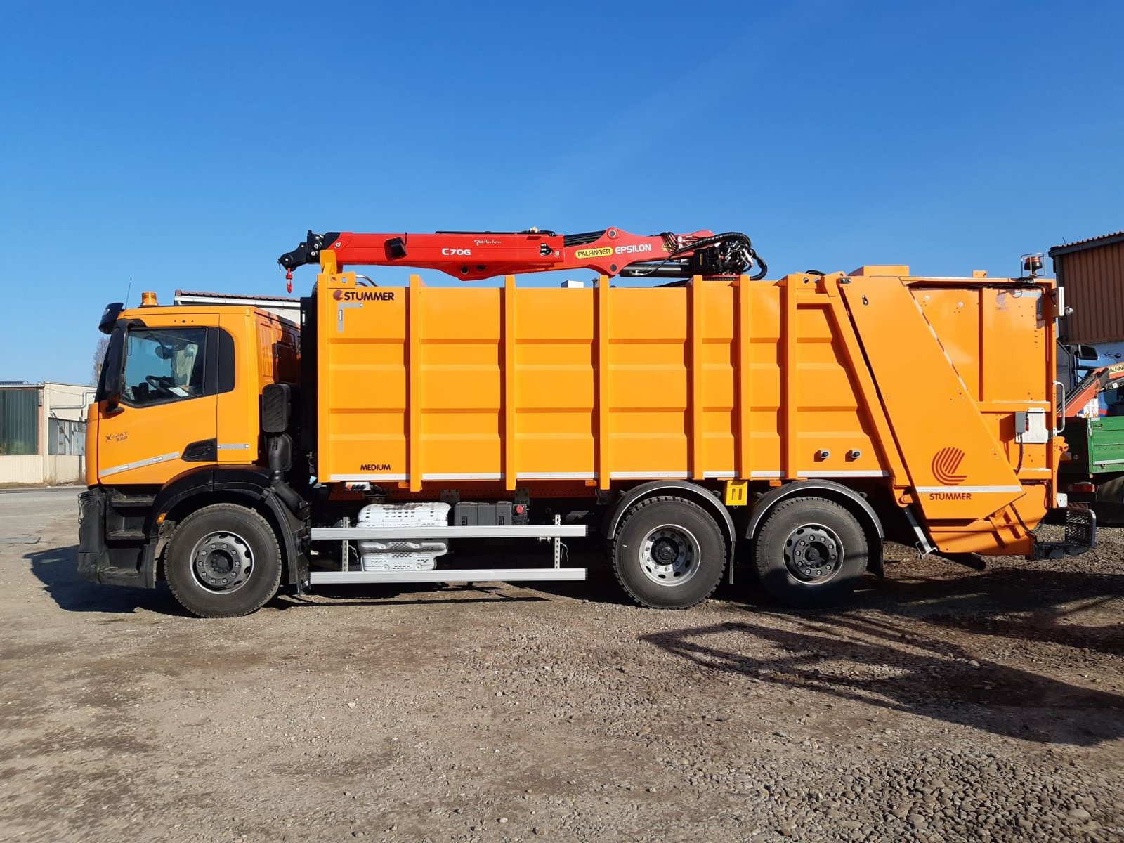 JKP Čistoća Novi Sad – Isporuka Palfinger Epsilon C70G77 dizalica za manipulaciju podzemnim kontejnerima