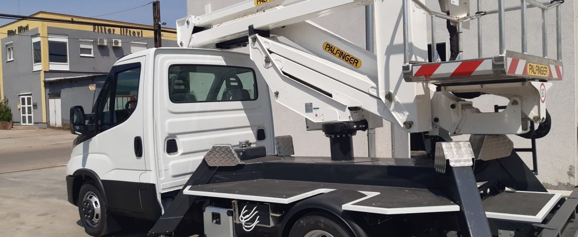 Palfinger radna korpa P160A na Iveco Daily