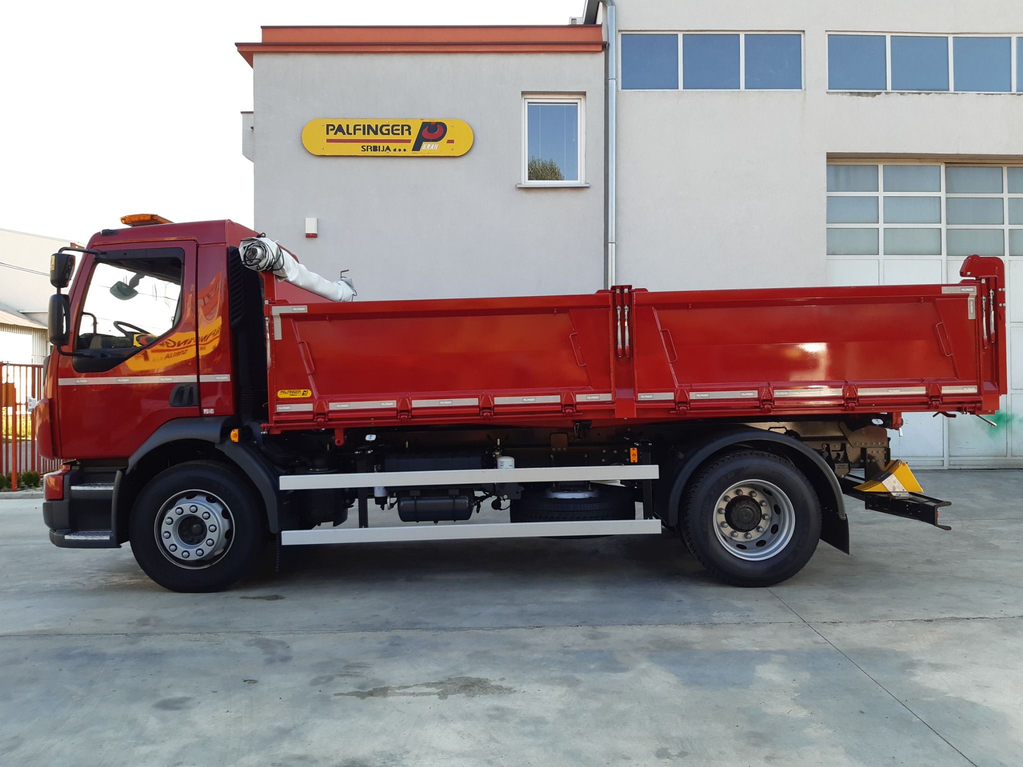 trostrani kiper TK 115 za Gradsku toplanu Niš