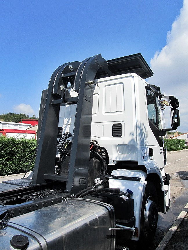 FOPS and ROPS cabin protection – Palfinger Srbija