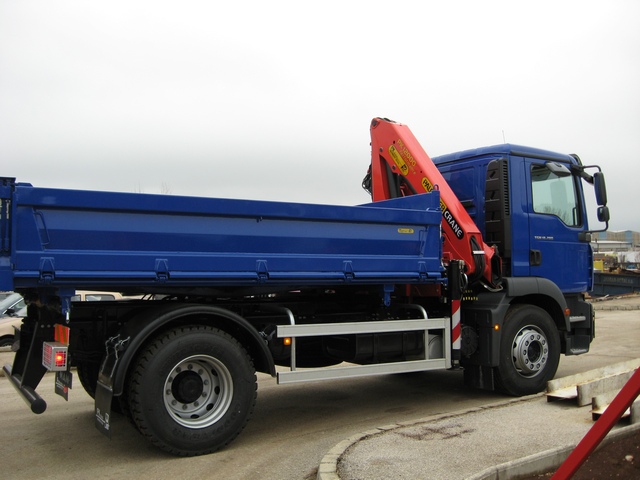 Palfinger dizalica PK12000B i trostrani kiper TSK 115A