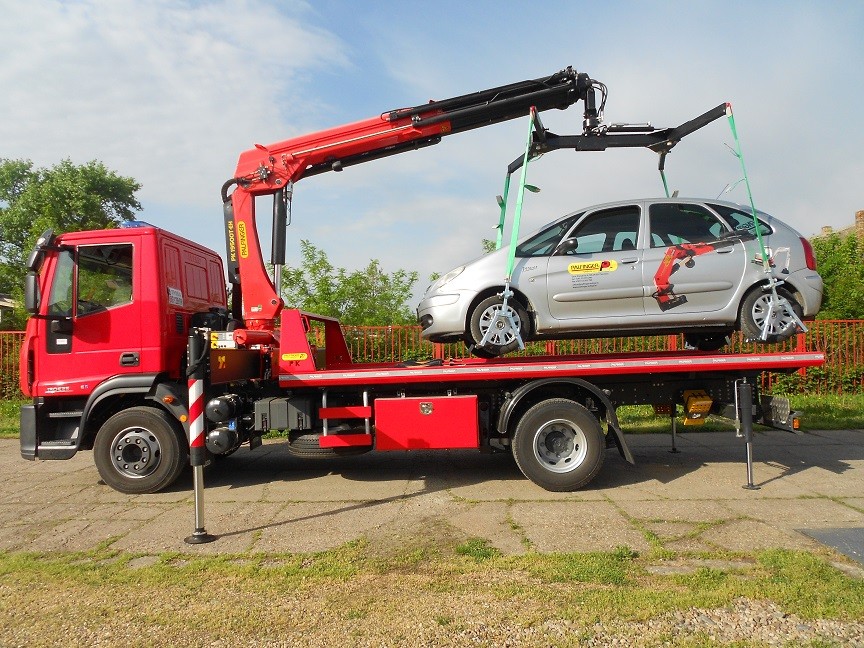 Pauk vozilo sa Palfinger dizalicom PK 19500T za Paking Servis Niš