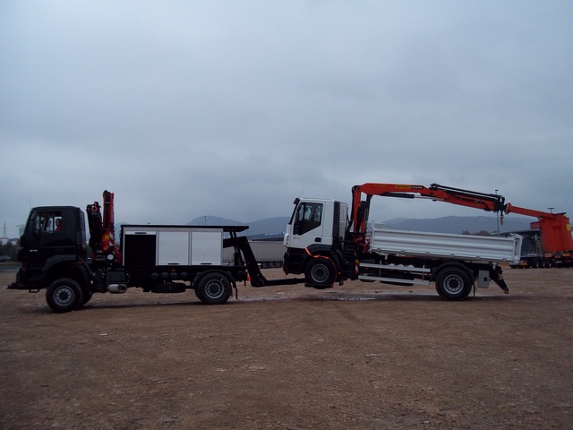 Specijalno vozilo za pomoć na cesti sa Palfinger dizalicom PK18500