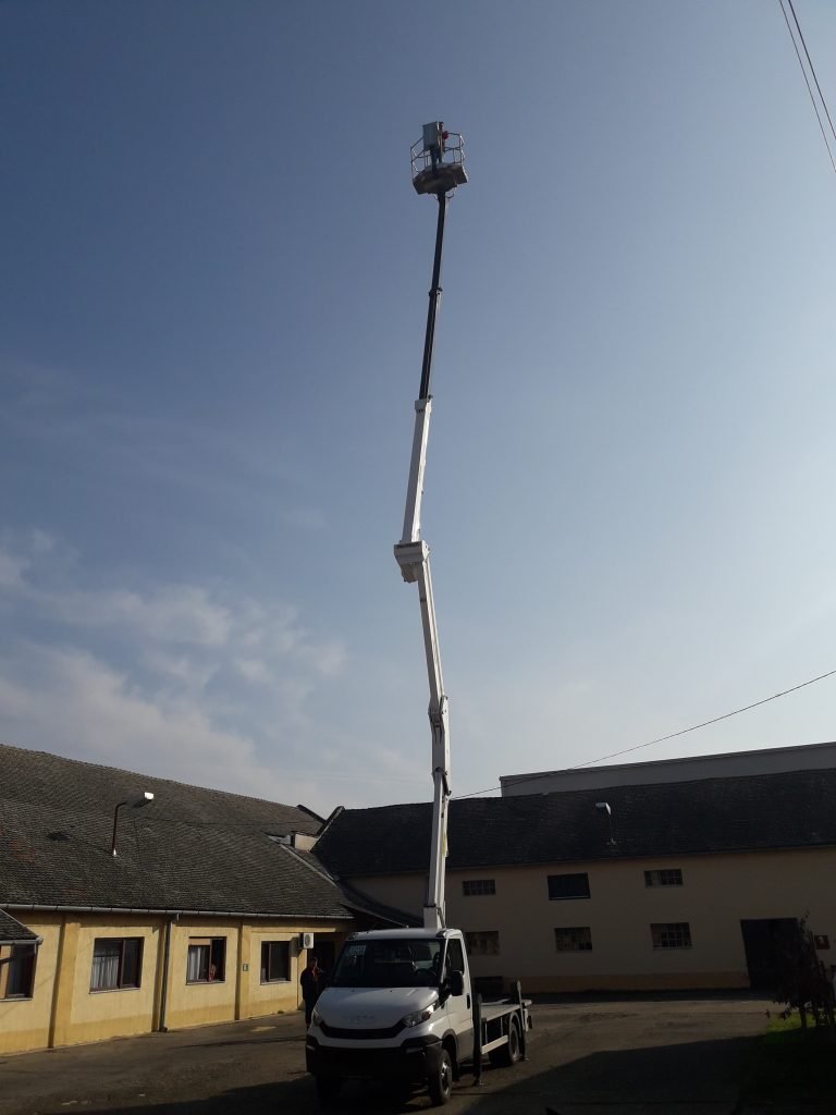 Palfinger radna korpa P240A za JKP Naš Dom