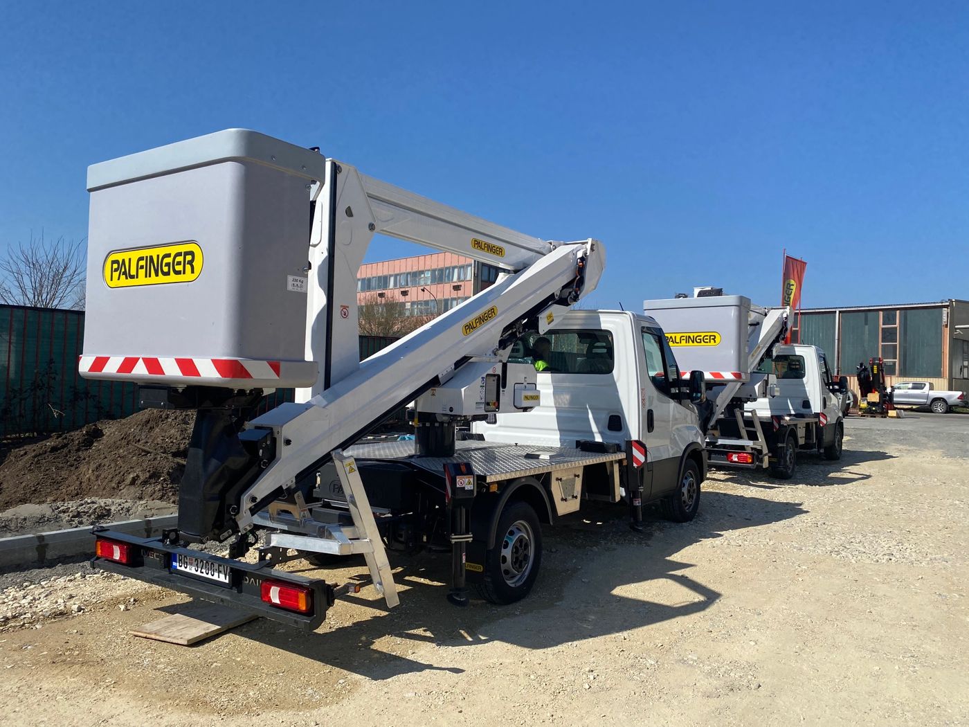 Isporuka vozila sa Palfinger radnim korpama za Elnos Srbija